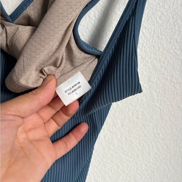 Vuori Rib Ruched Women’s Tank Size L - Picture 4 of 4